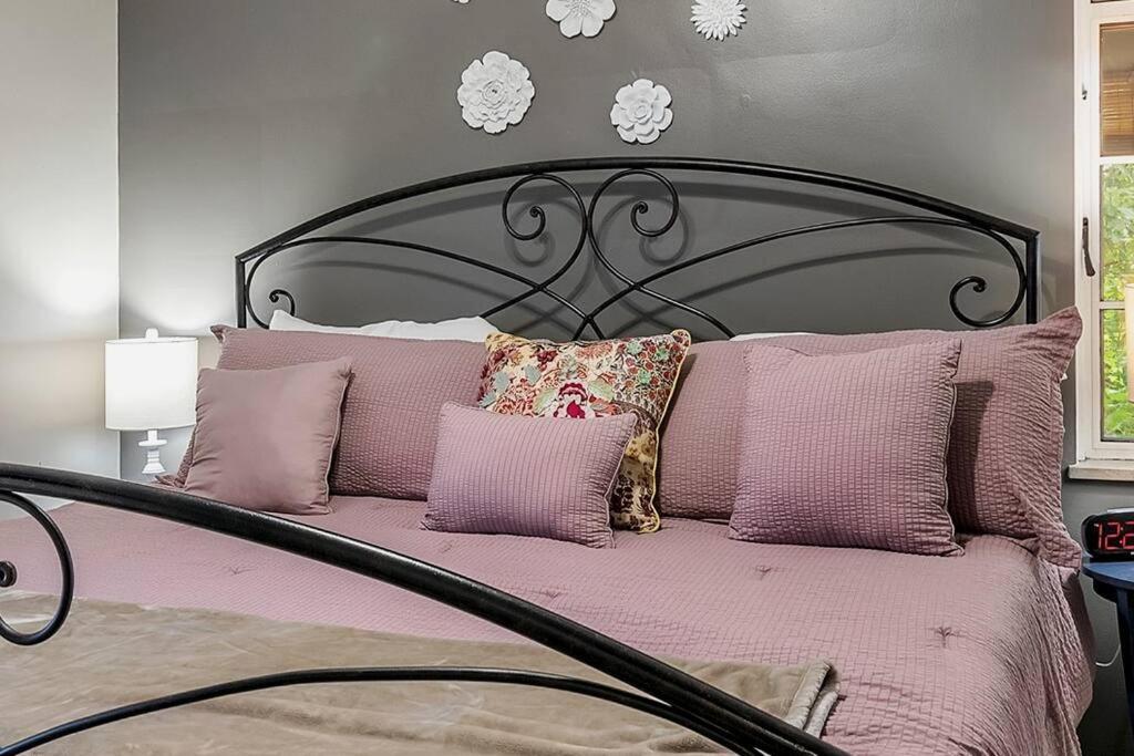 Two Bedroom, King Bed, Private Holiday home