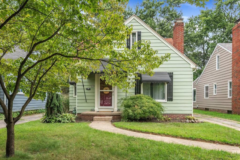 Two Bedroom, King Bed, Private Toledo