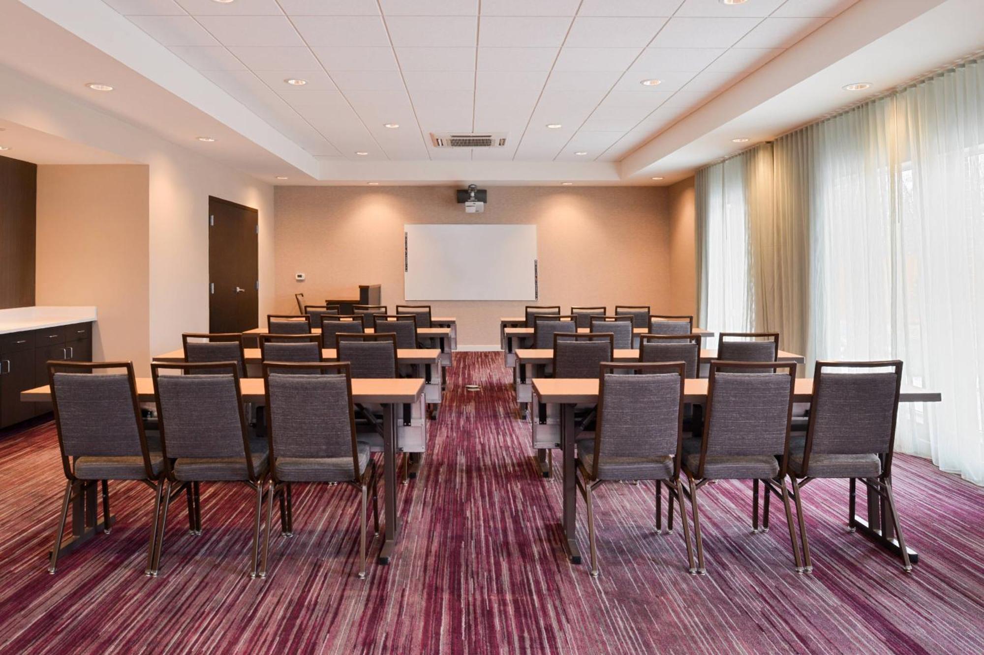 Hotel Courtyard By Marriott North Toledo