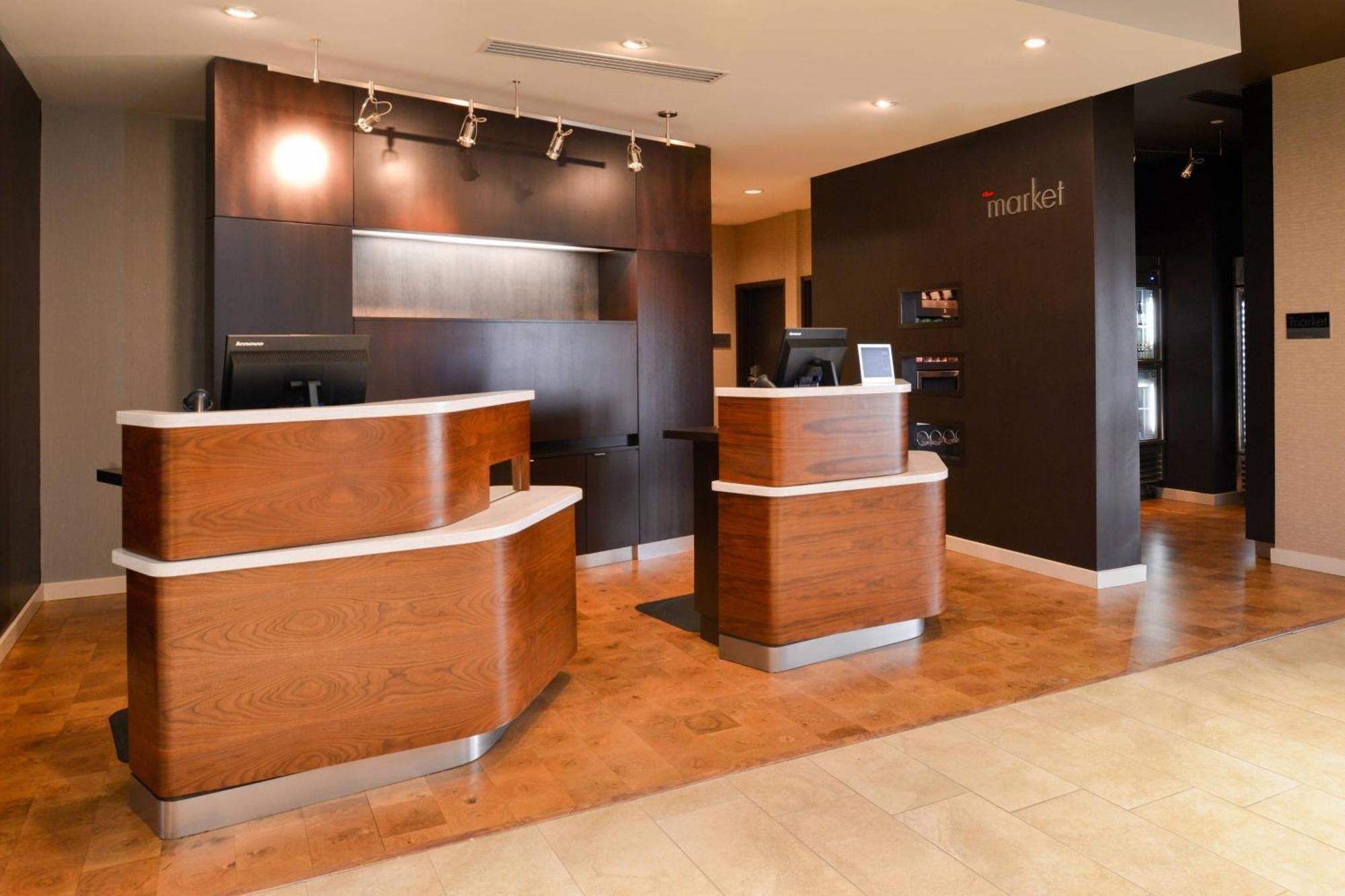 Courtyard By Marriott North Hotel Toledo