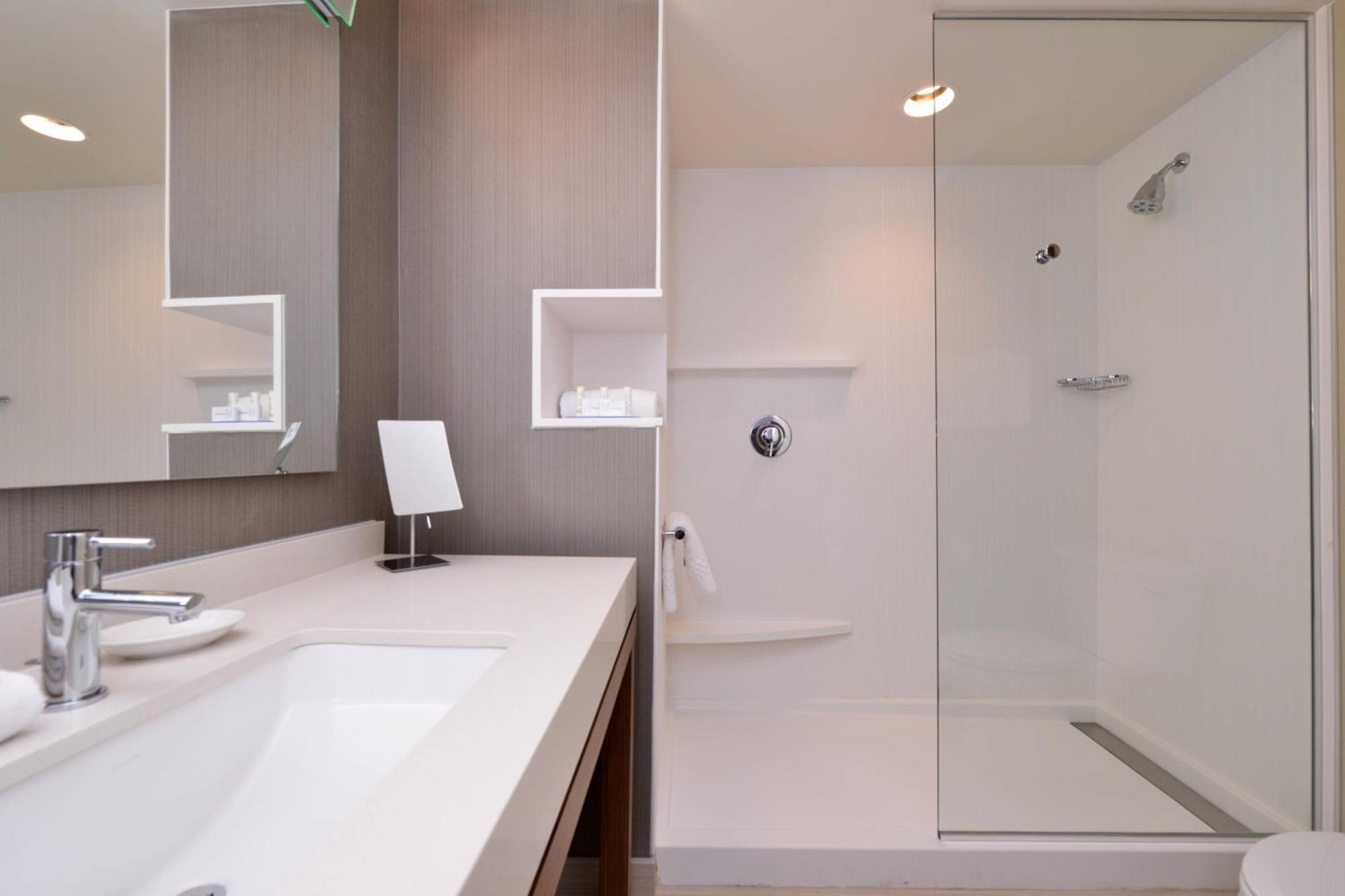 Hotel Courtyard By Marriott North Toledo