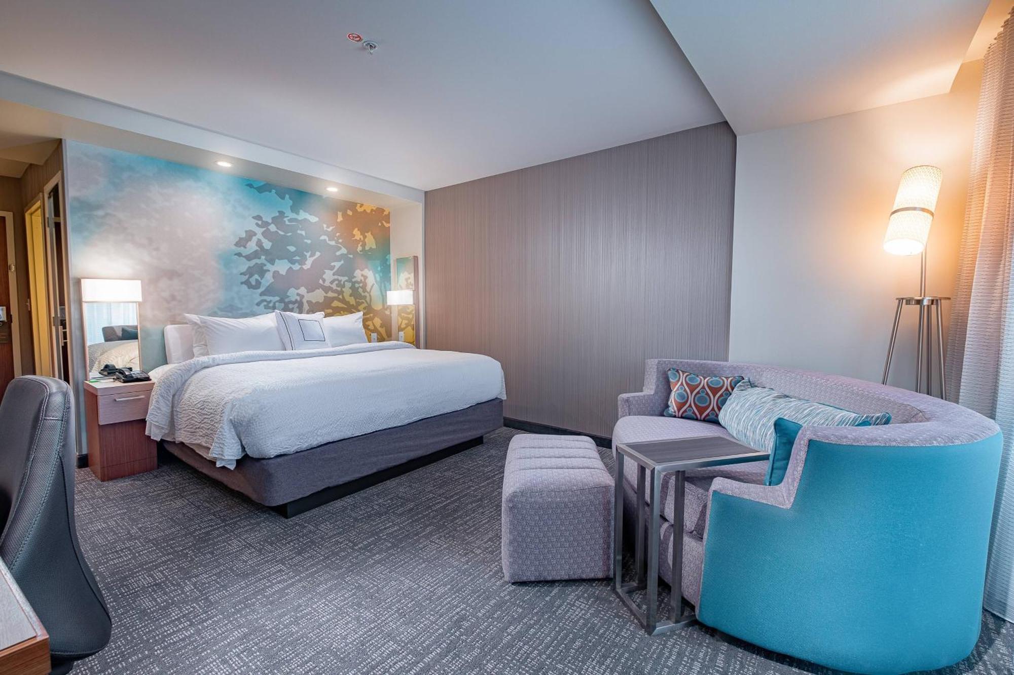 Hotel Courtyard By Marriott West 4*