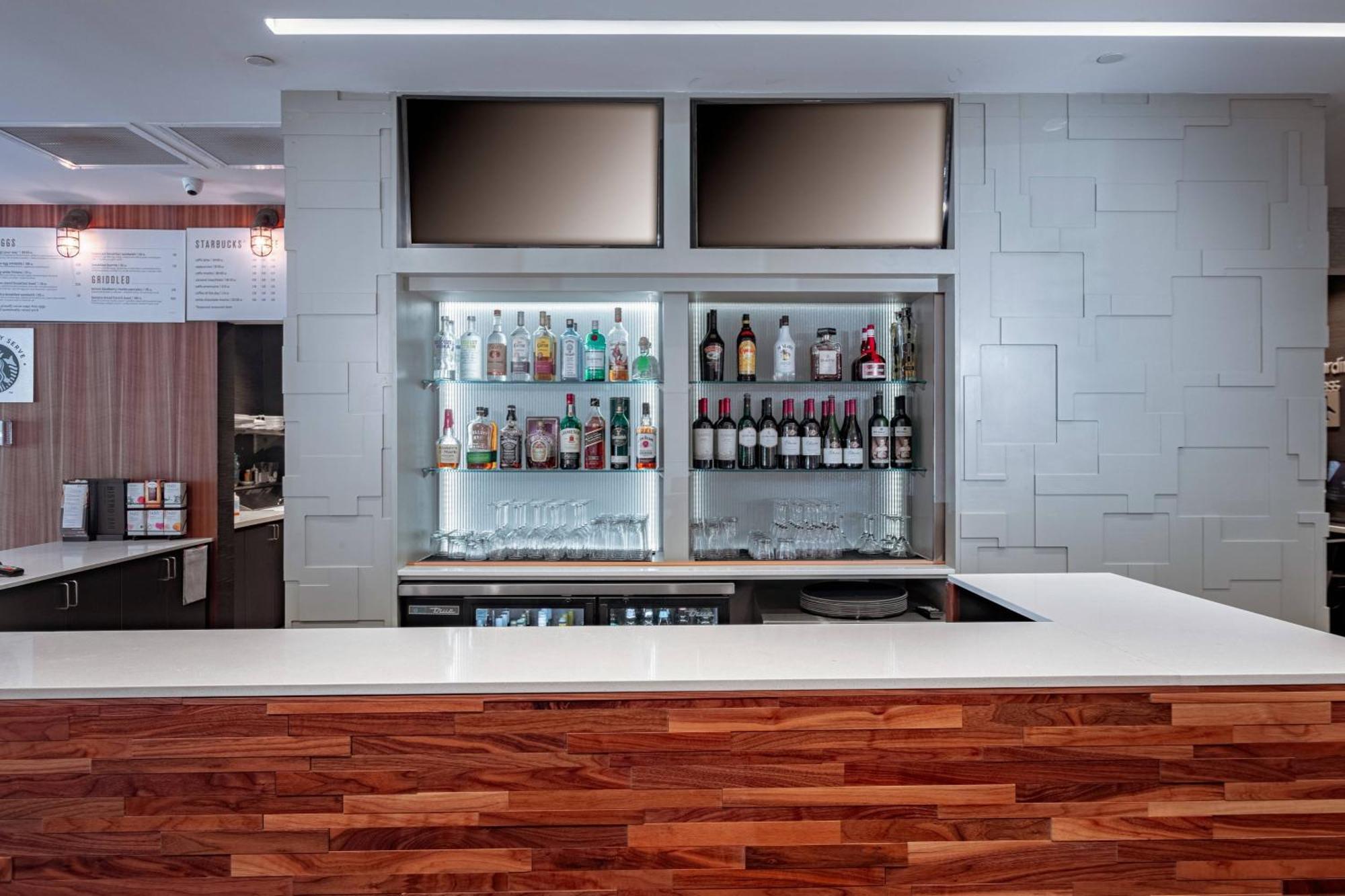 Hotel Courtyard By Marriott West Toledo