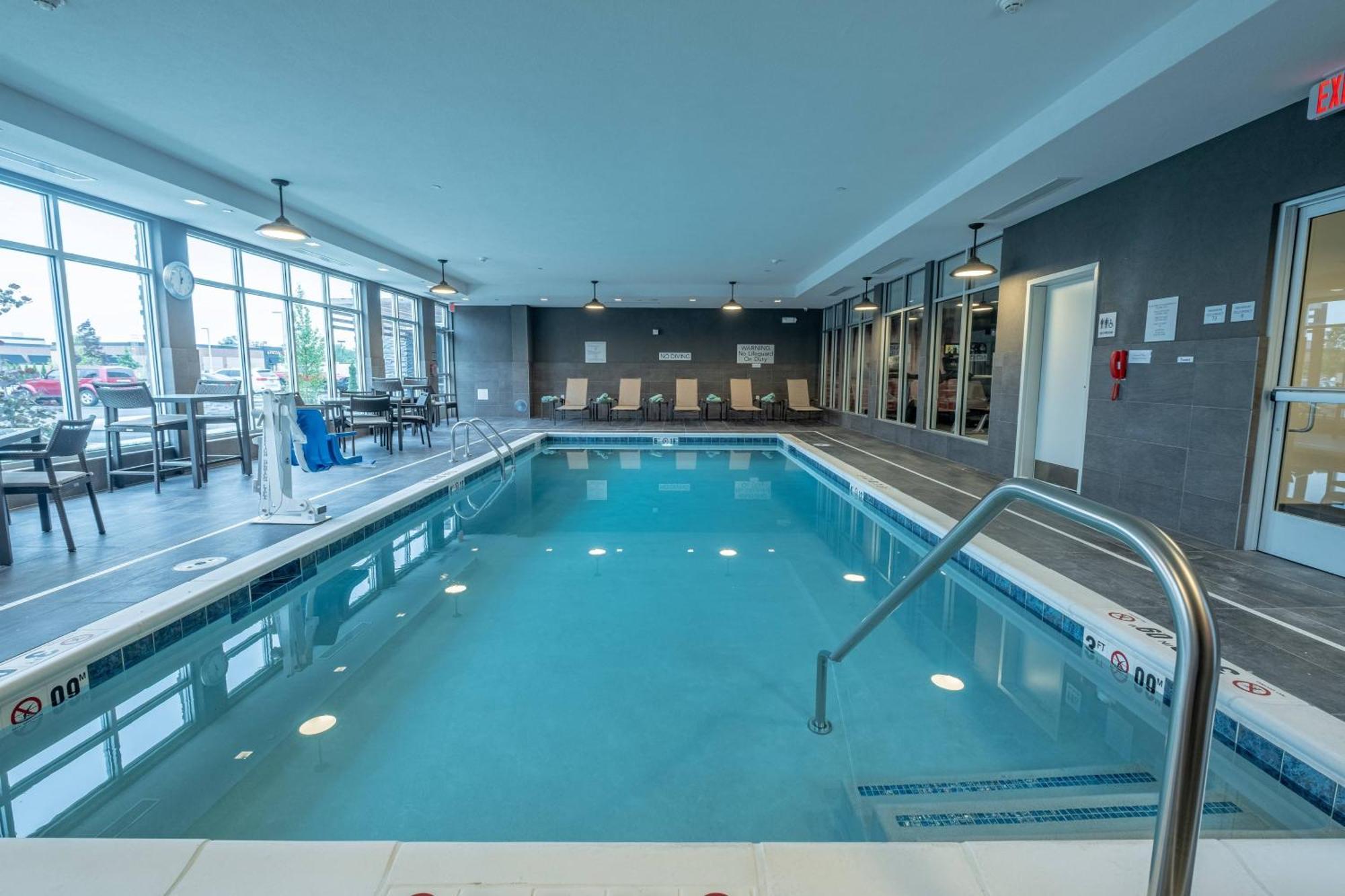 Courtyard By Marriott West