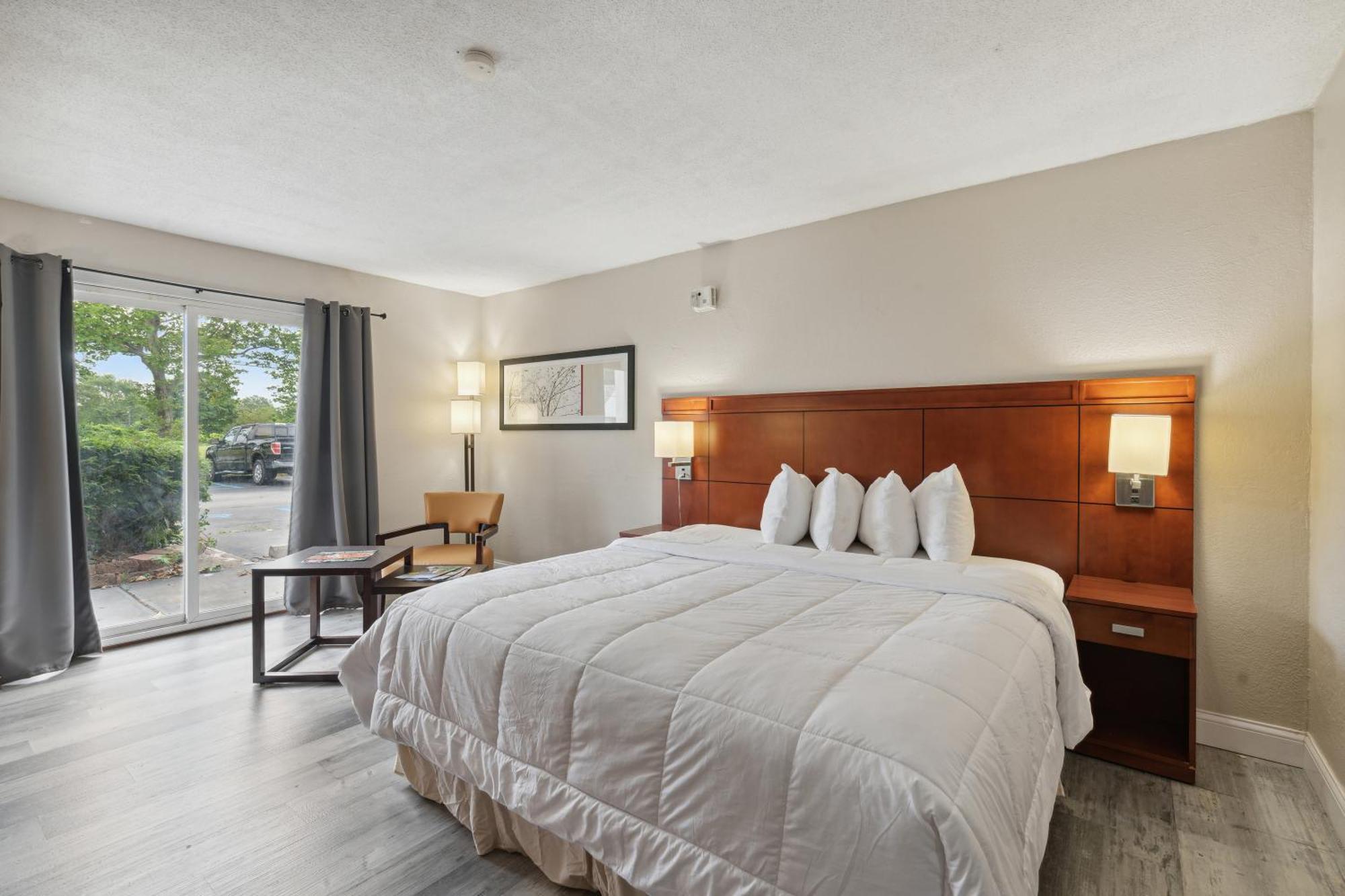Miami Hotel *