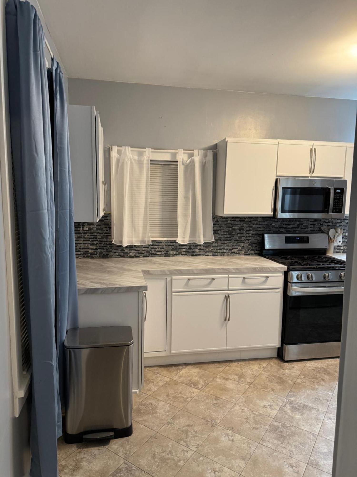 Charming 3-bedroom House Next To Hollywood Casino! 1 Minute From Interstate 75