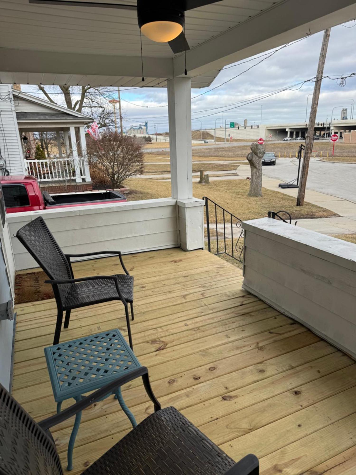 Charming 3-bedroom House Next To Hollywood Casino! 1 Minute From Interstate 75 Holiday home *