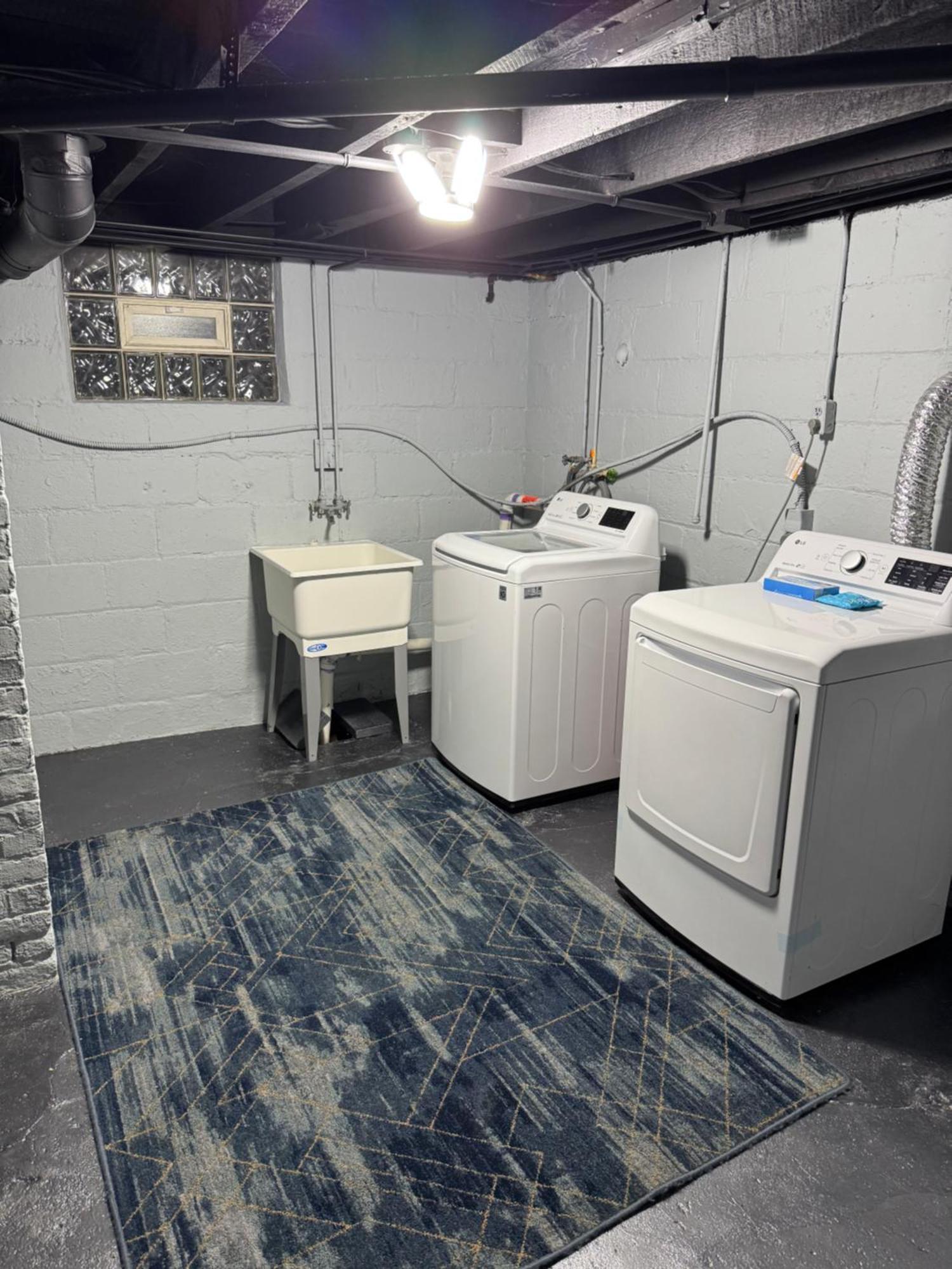 Holiday home Charming 3-bedroom House Next To Hollywood Casino! 1 Minute From Interstate 75 *