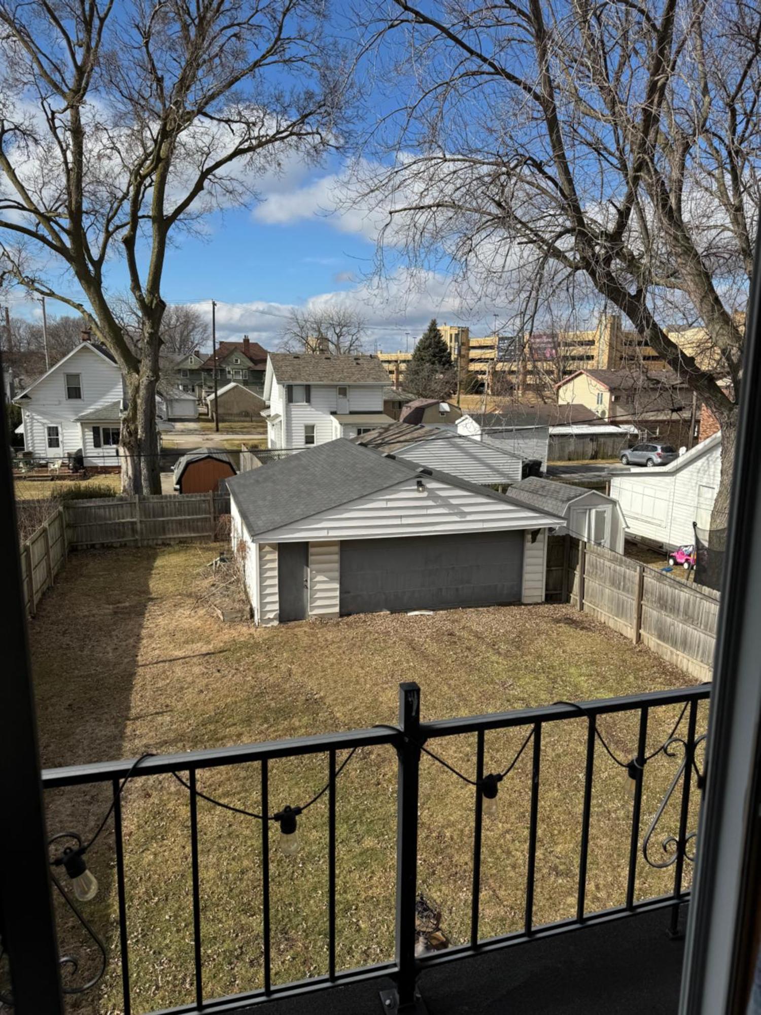 Charming 3-bedroom House Next To Hollywood Casino! 1 Minute From Interstate 75 * Toledo