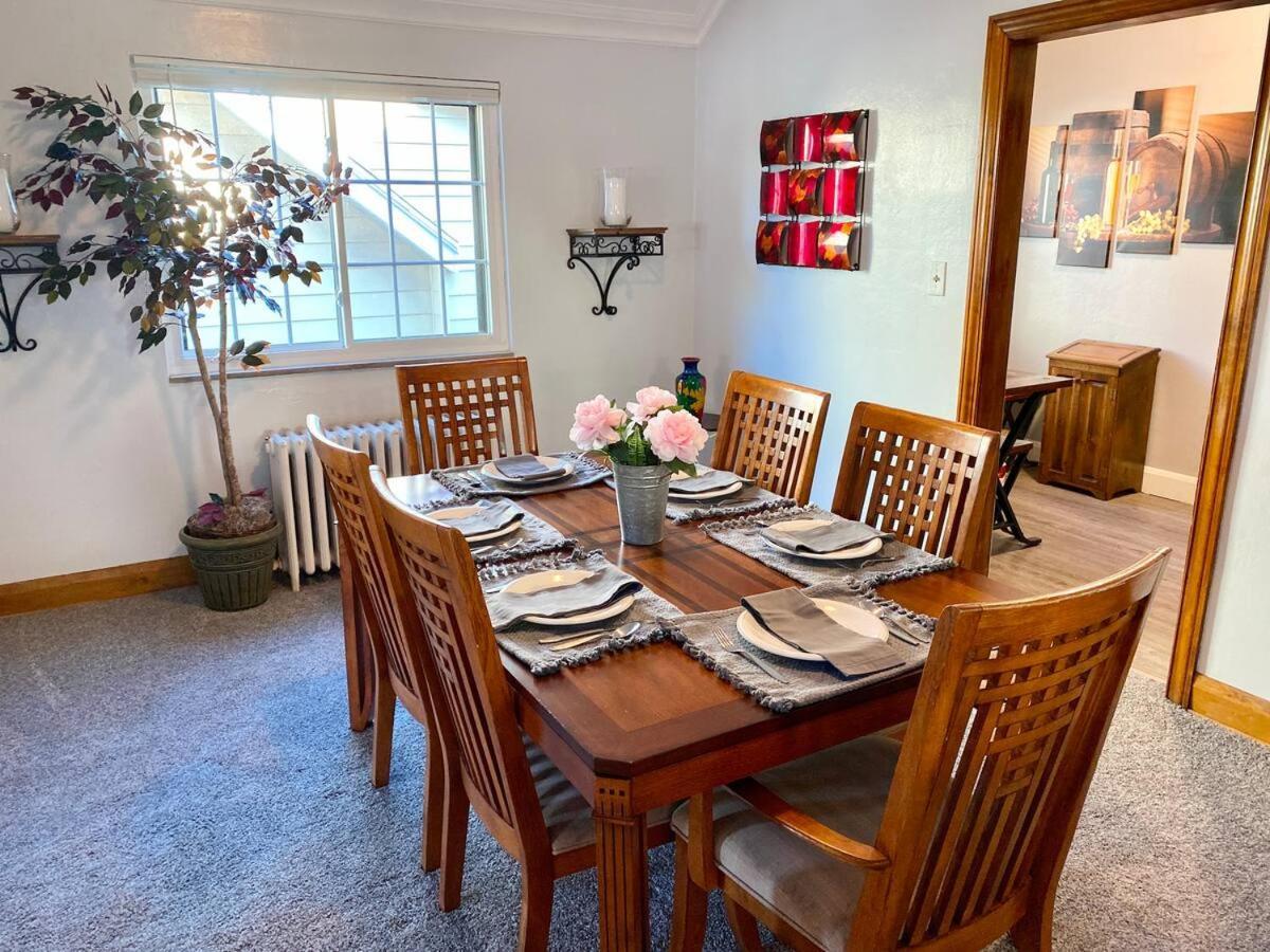 Contemporary And Modern, Furnished 2 Bedroom Apartments, Filled With Desirable Amenities
