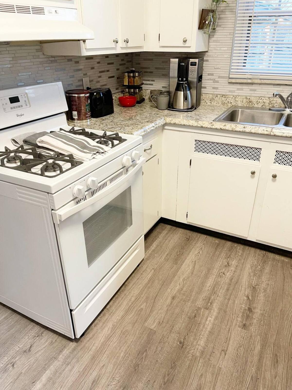 Contemporary And Modern, Furnished 2 Bedroom Apartments, Filled With Desirable Amenities *