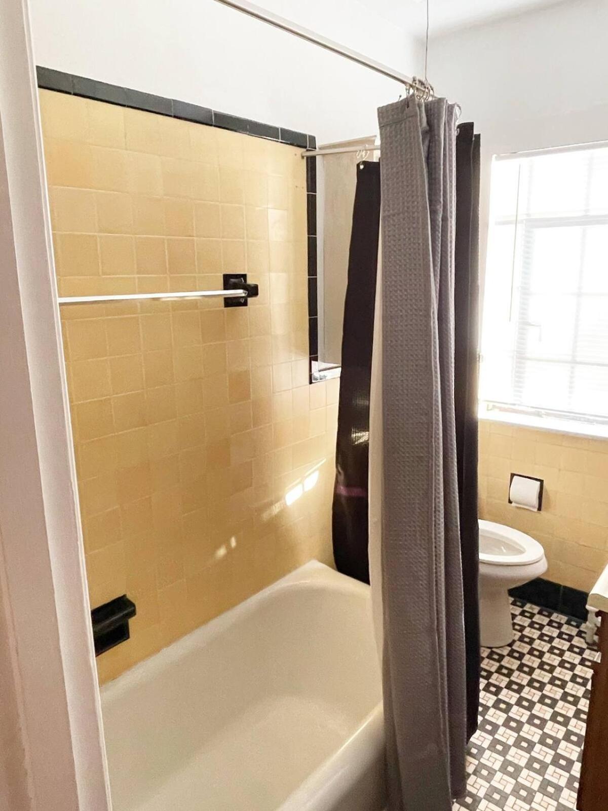 Contemporary And Modern, Furnished 2 Bedroom Apartments, Filled With Desirable Amenities Toledo