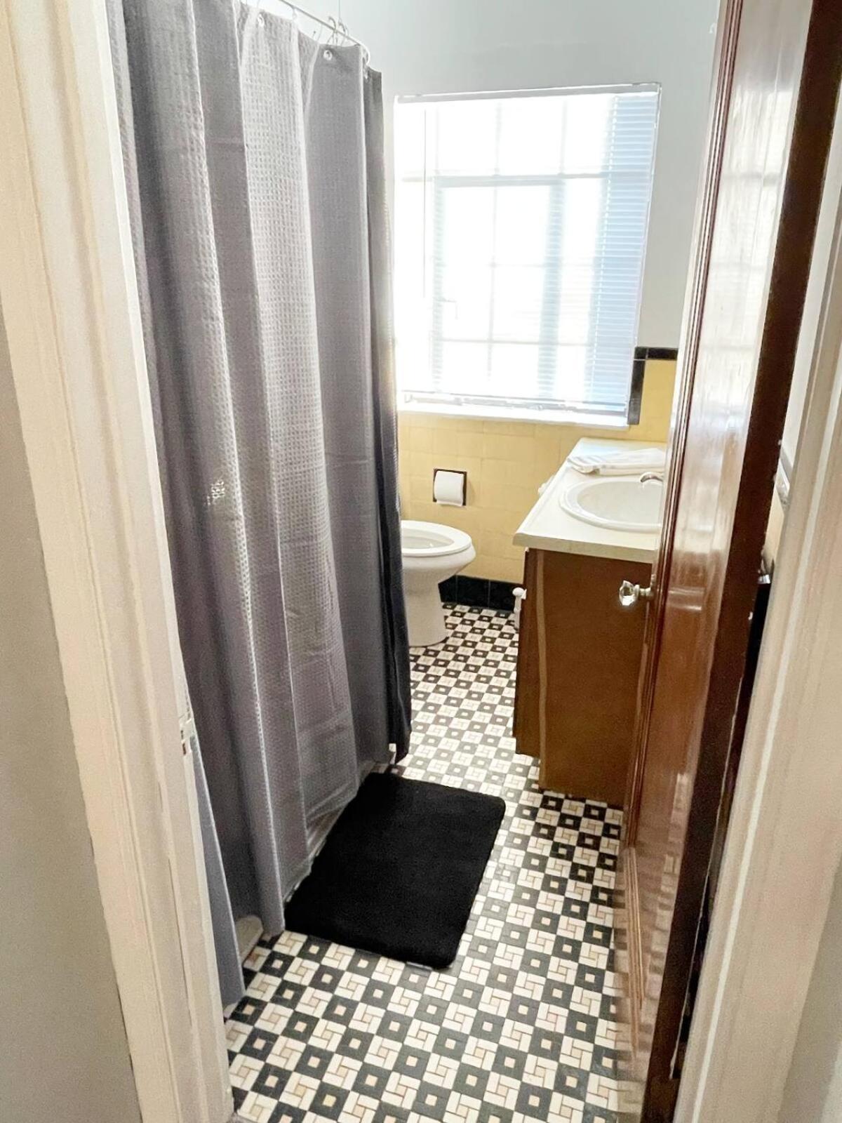 Contemporary And Modern, Furnished 2 Bedroom Apartments, Filled With Desirable Amenities