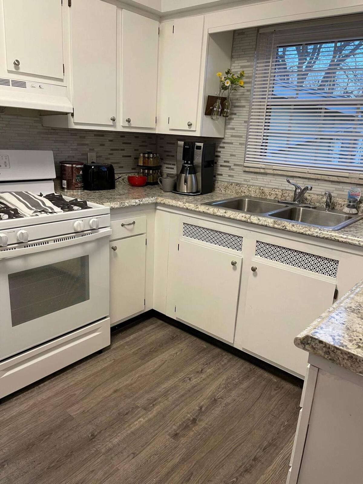 Contemporary And Modern, Furnished 2 Bedroom Apartments, Filled With Desirable Amenities Apartment