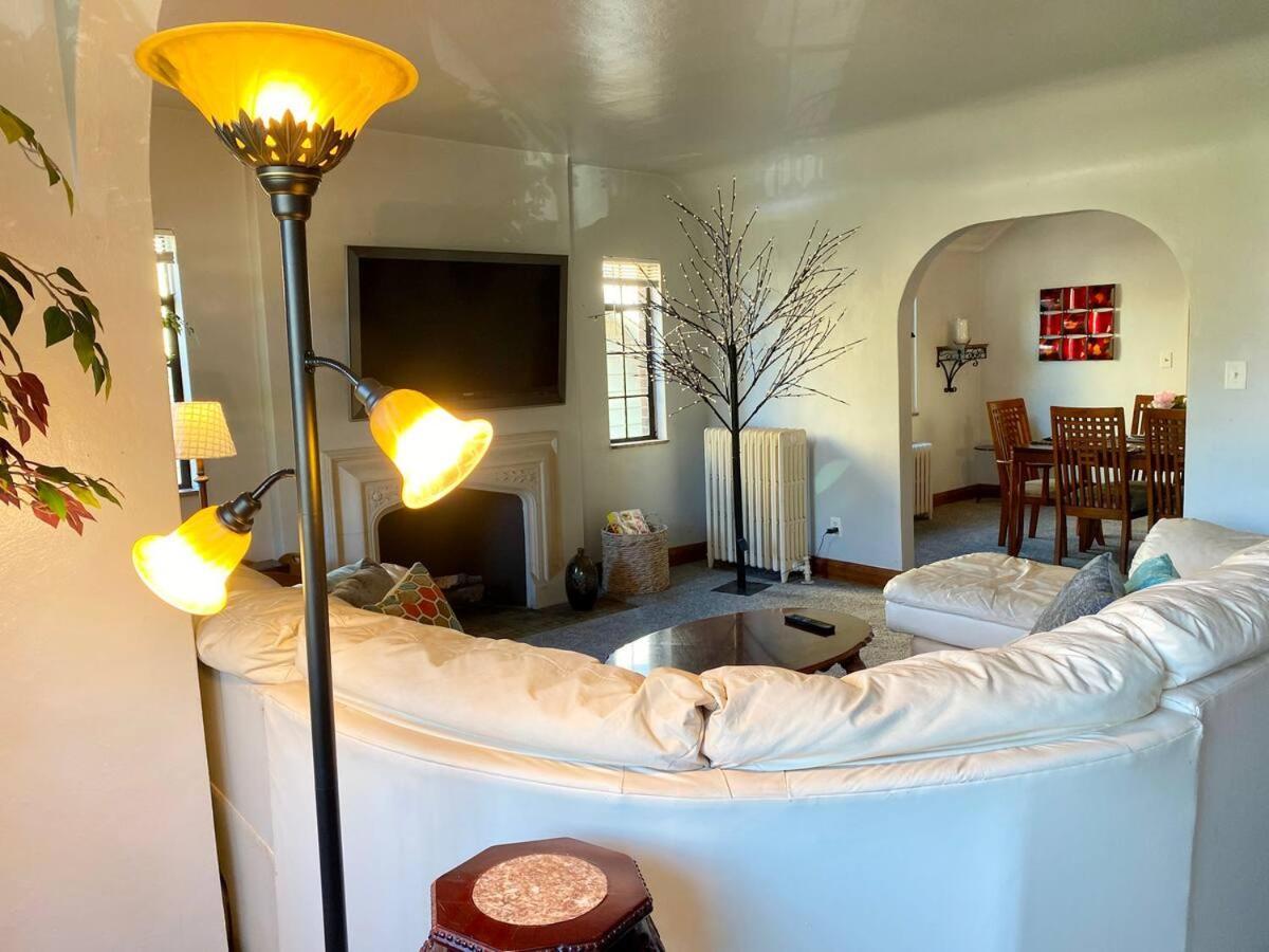 Contemporary And Modern, Furnished 2 Bedroom Apartments, Filled With Desirable Amenities Apartment Toledo