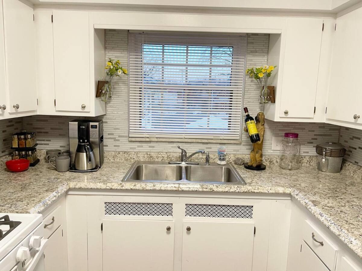 Contemporary And Modern, Furnished 2 Bedroom Apartments, Filled With Desirable Amenities