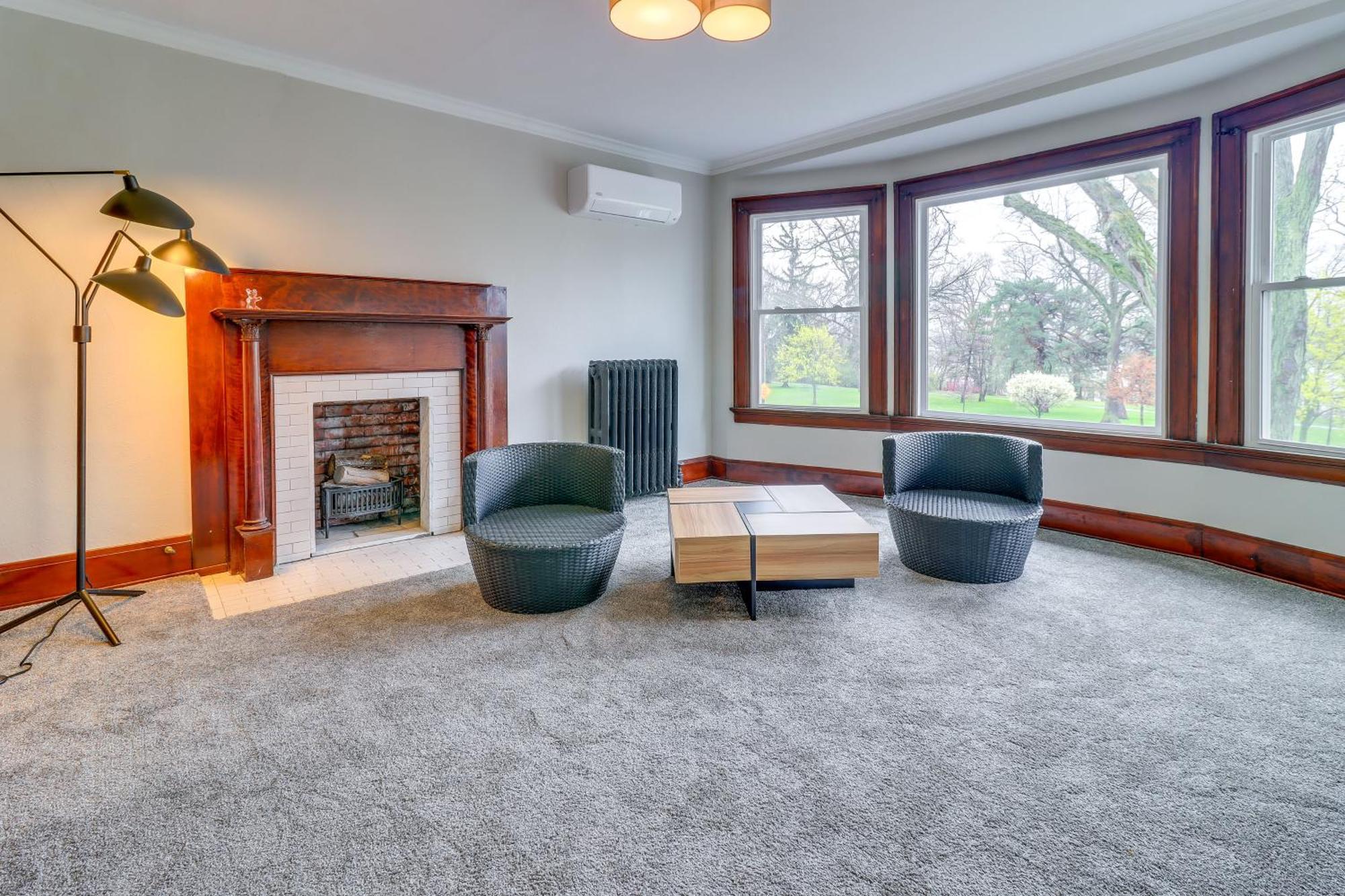 4 Mi To Downtown Walkable Riverside Apartment