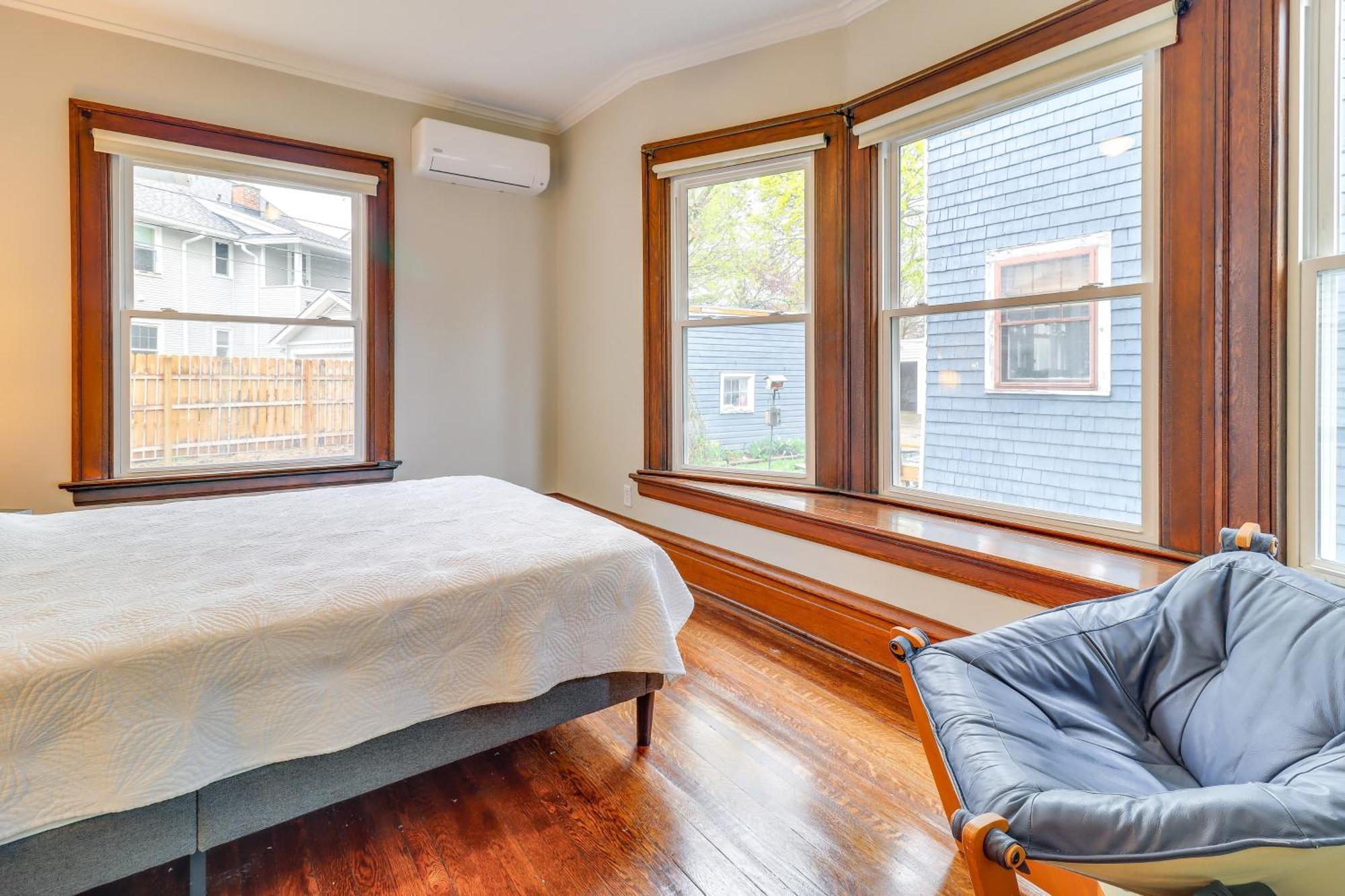 Walkable 4 Mi To Downtown Toledo! * Toledo