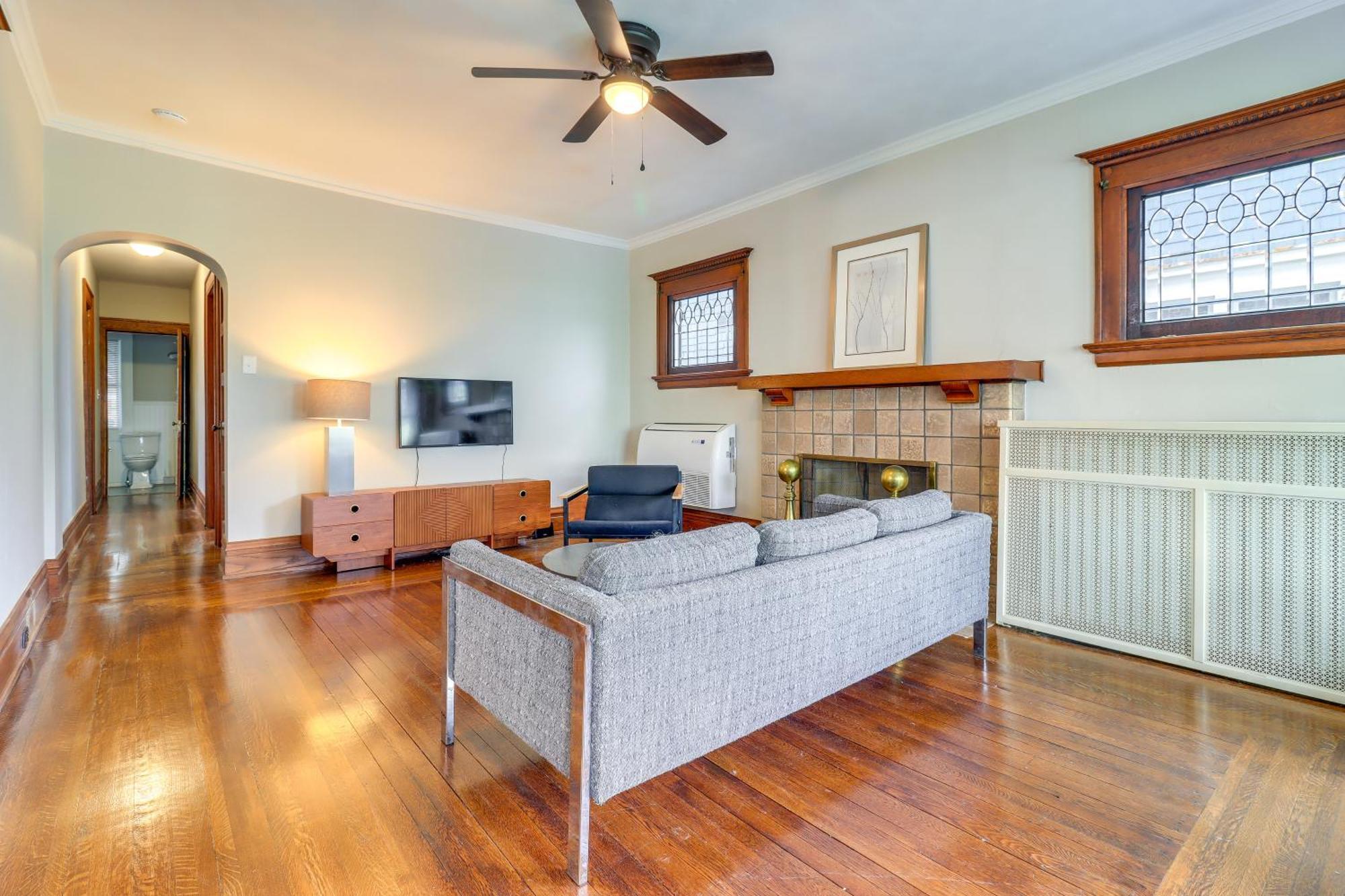Walkable 4 Mi To Downtown Toledo! Toledo