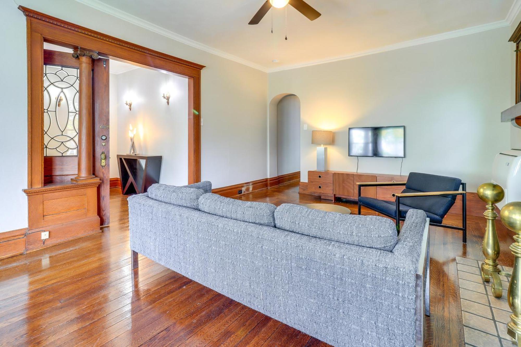 Walkable 4 Mi To Downtown Toledo! Apartment *