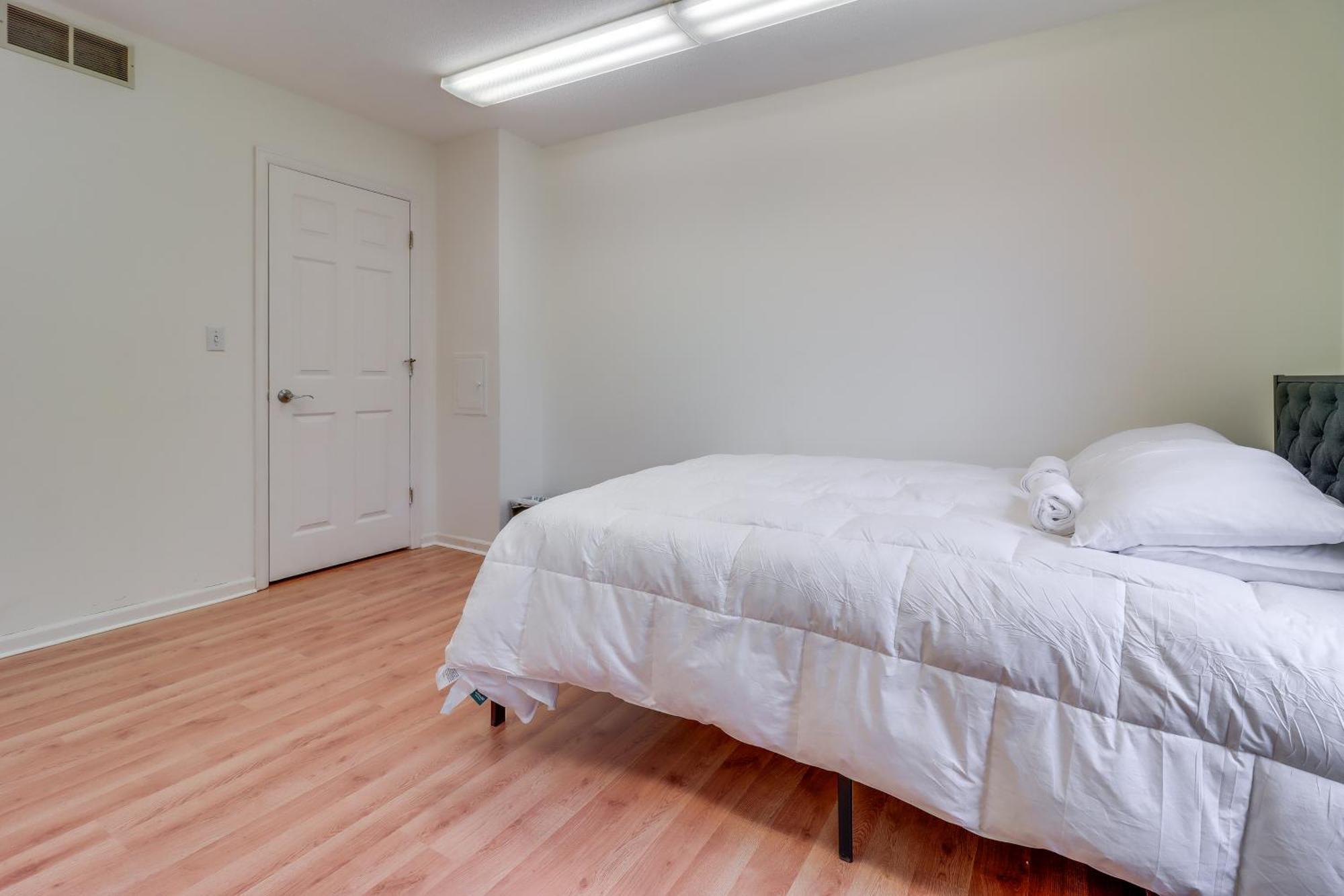 Pet-friendly 7 Mi To Dtwn And Riverfront Apartment Toledo