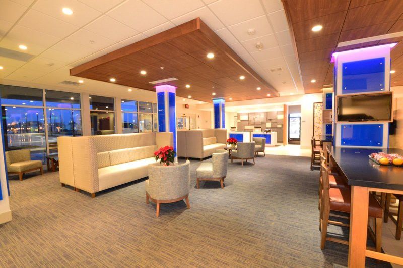 Express & West By Ihg Toledo