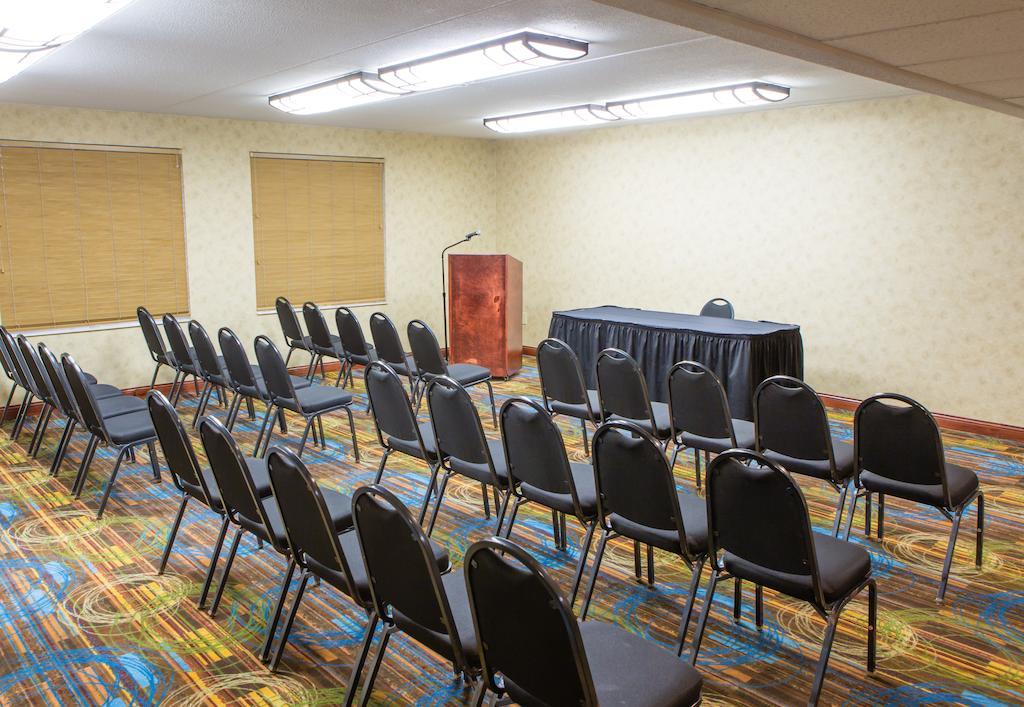 Hotel Courtyard By Marriott West 4*