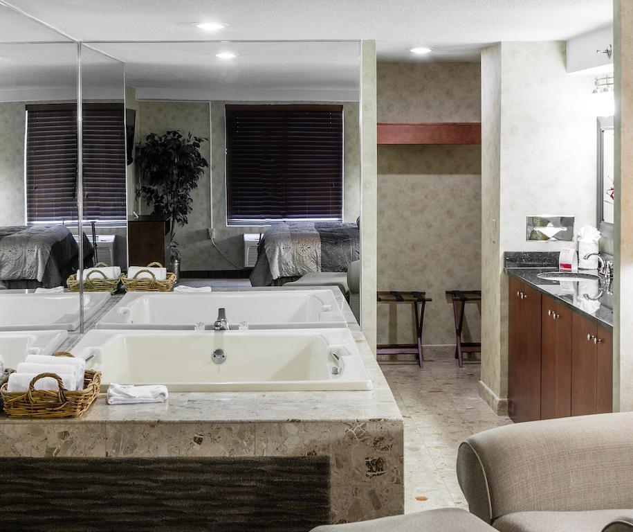 Courtyard By Marriott West 4*