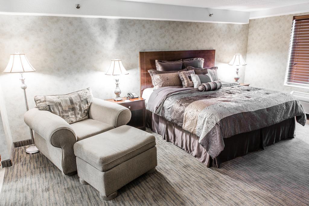 Courtyard By Marriott West Hotel 4*