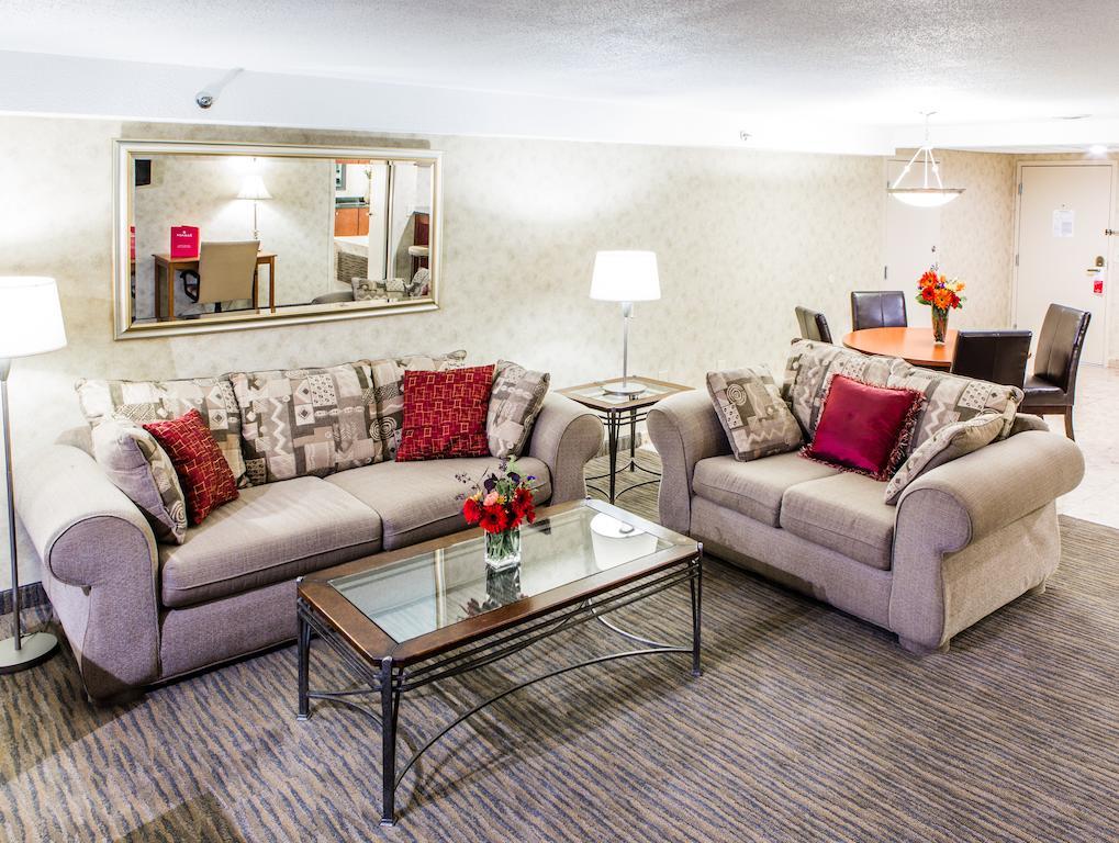 Hotel Courtyard By Marriott West