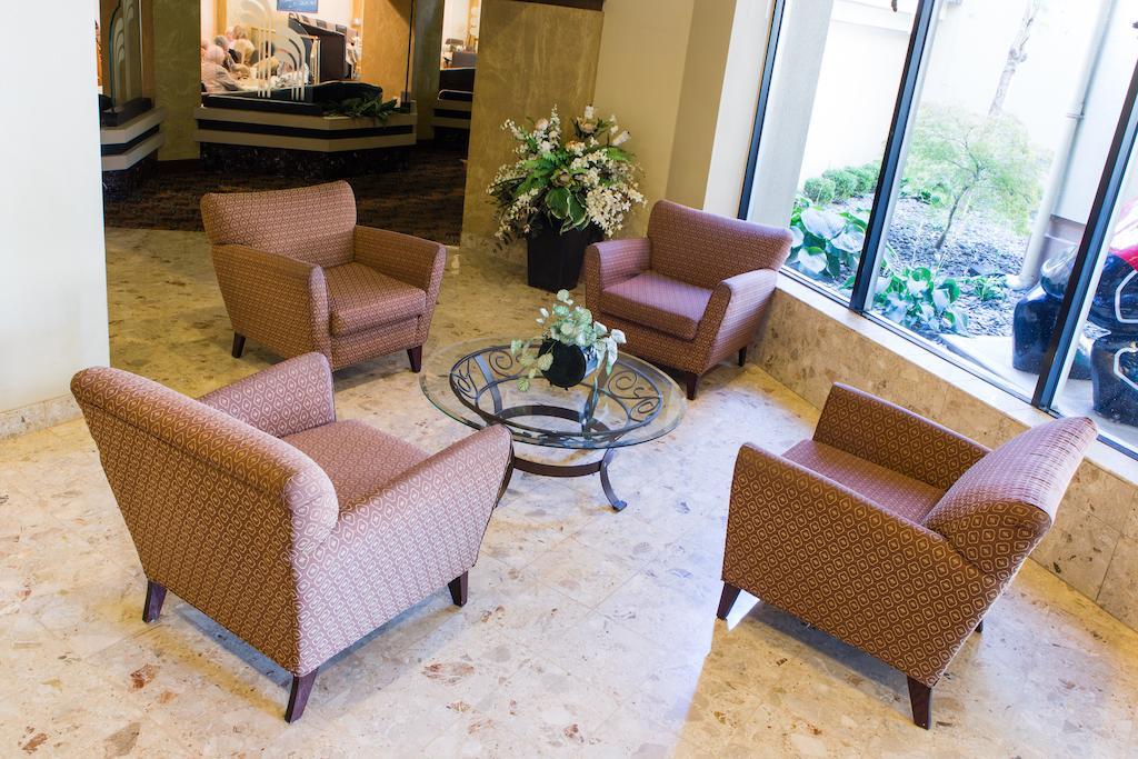 Courtyard By Marriott West Toledo