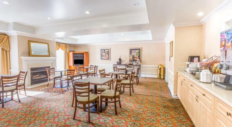 Hotel Courtyard By Marriott West 4*
