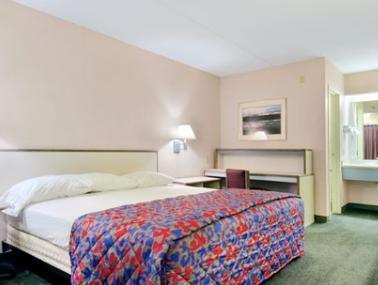 Red Roof Motel
