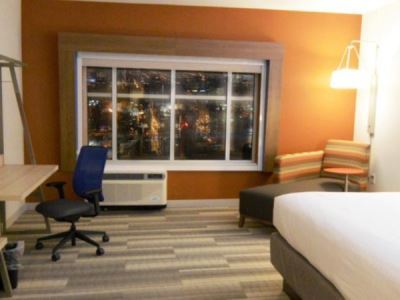 Express & West By Ihg Toledo