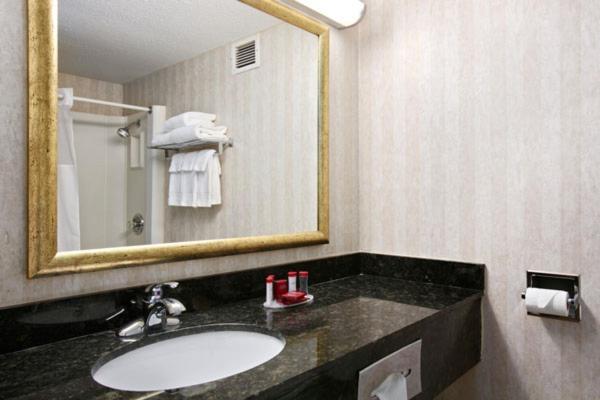 Courtyard By Marriott West 4*