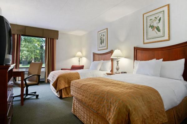 Courtyard By Marriott West