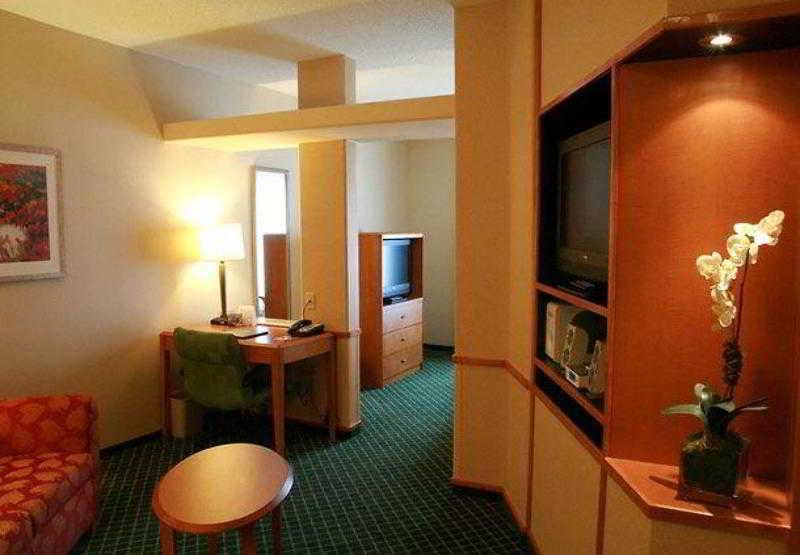 Hotel Fairfield & North Toledo