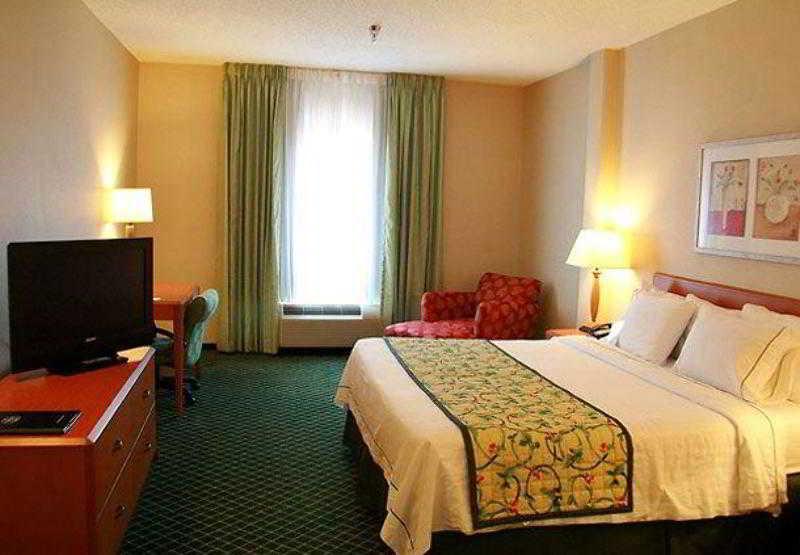 Hotel Fairfield & North 3*