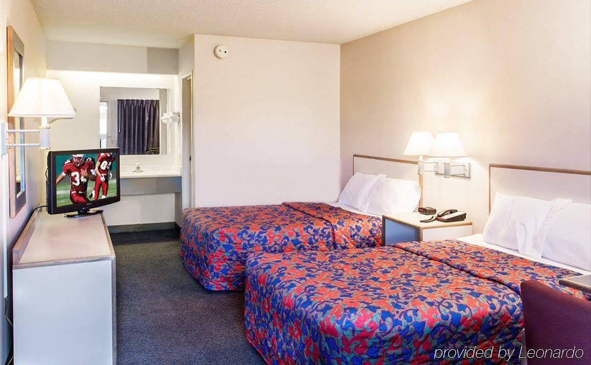 Red Roof Motel 2*