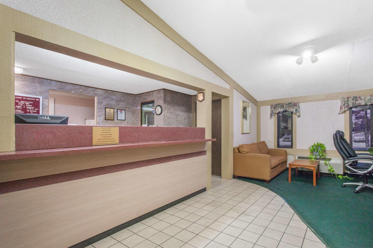 Knights West Motel