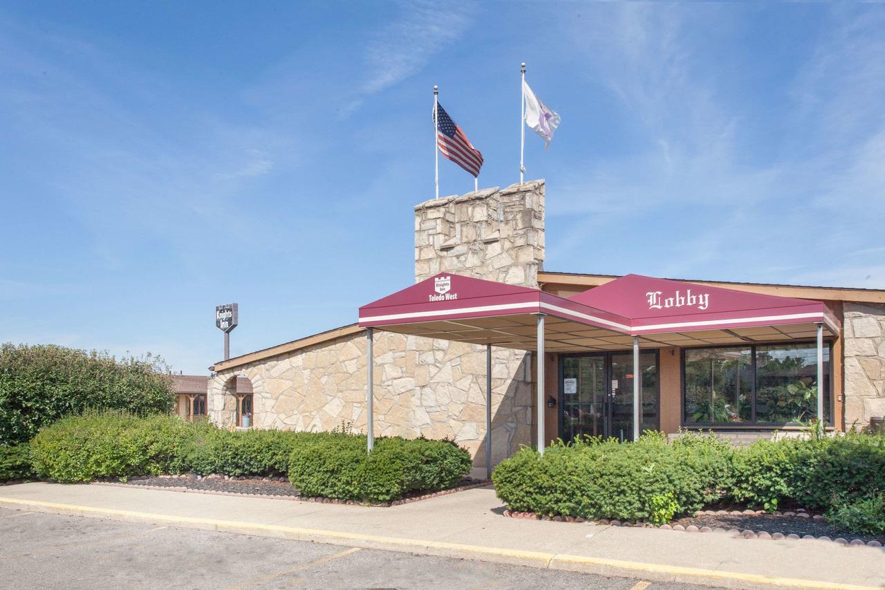 Knights West Motel