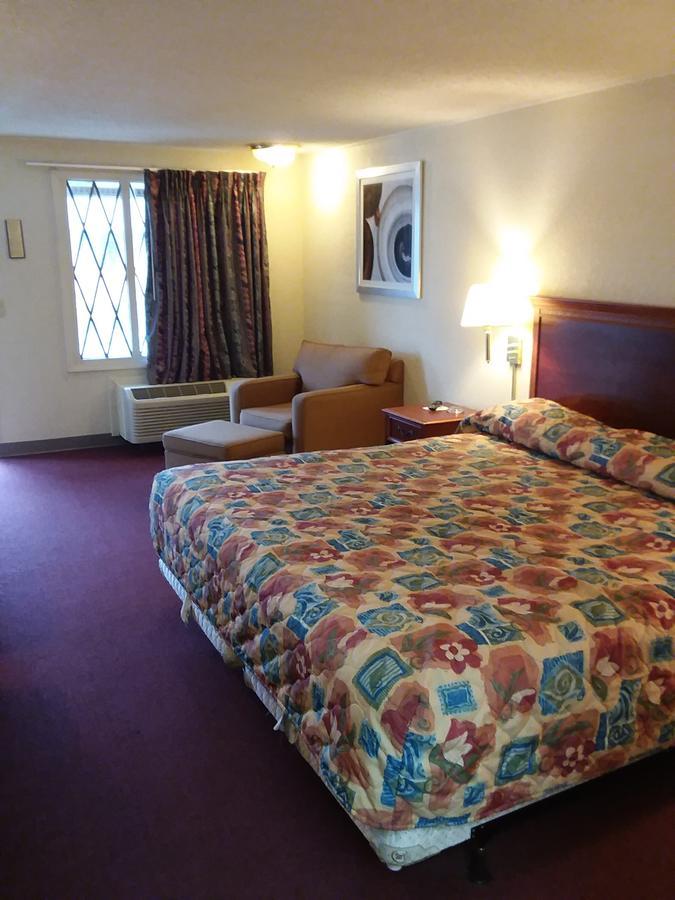 Knights West 3* Toledo