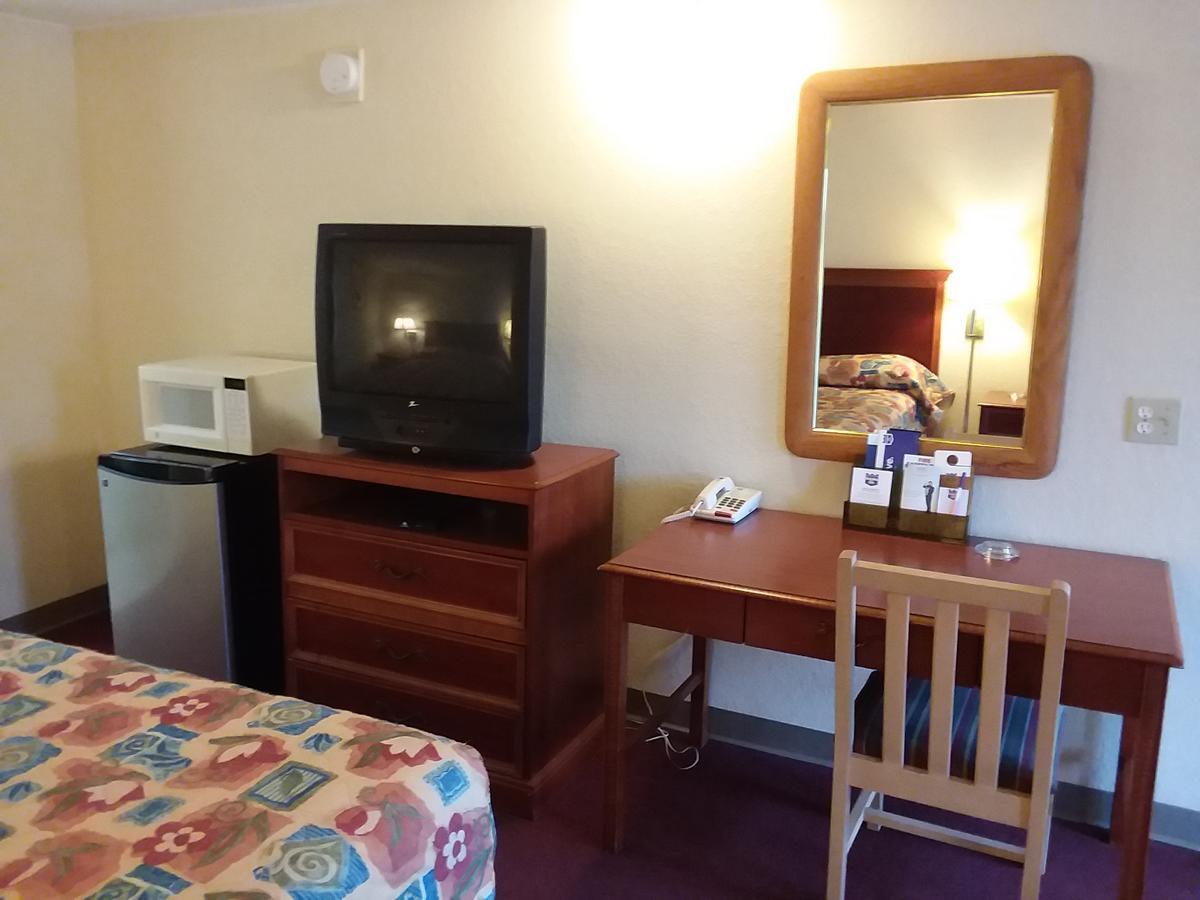 Knights West Motel 3*