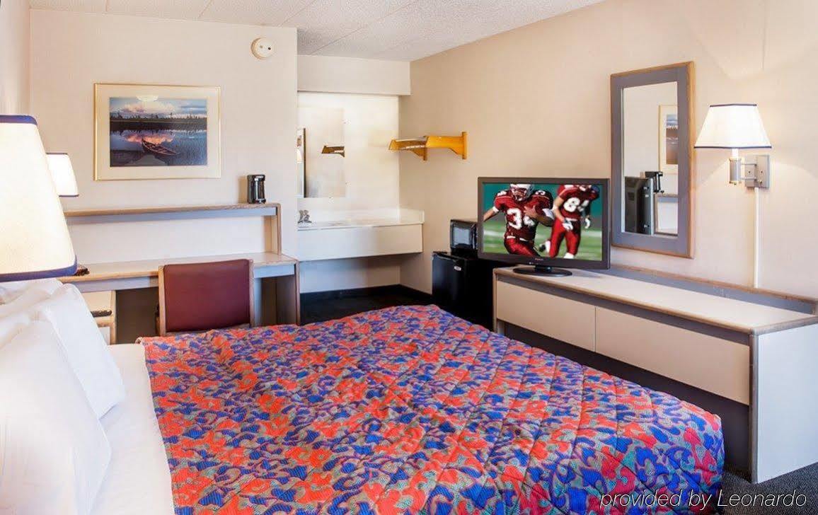 Motel Red Roof 2*