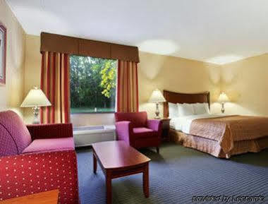 Courtyard By Marriott West Toledo