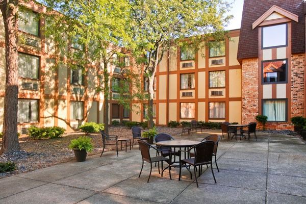 Hotel Courtyard By Marriott West 4*