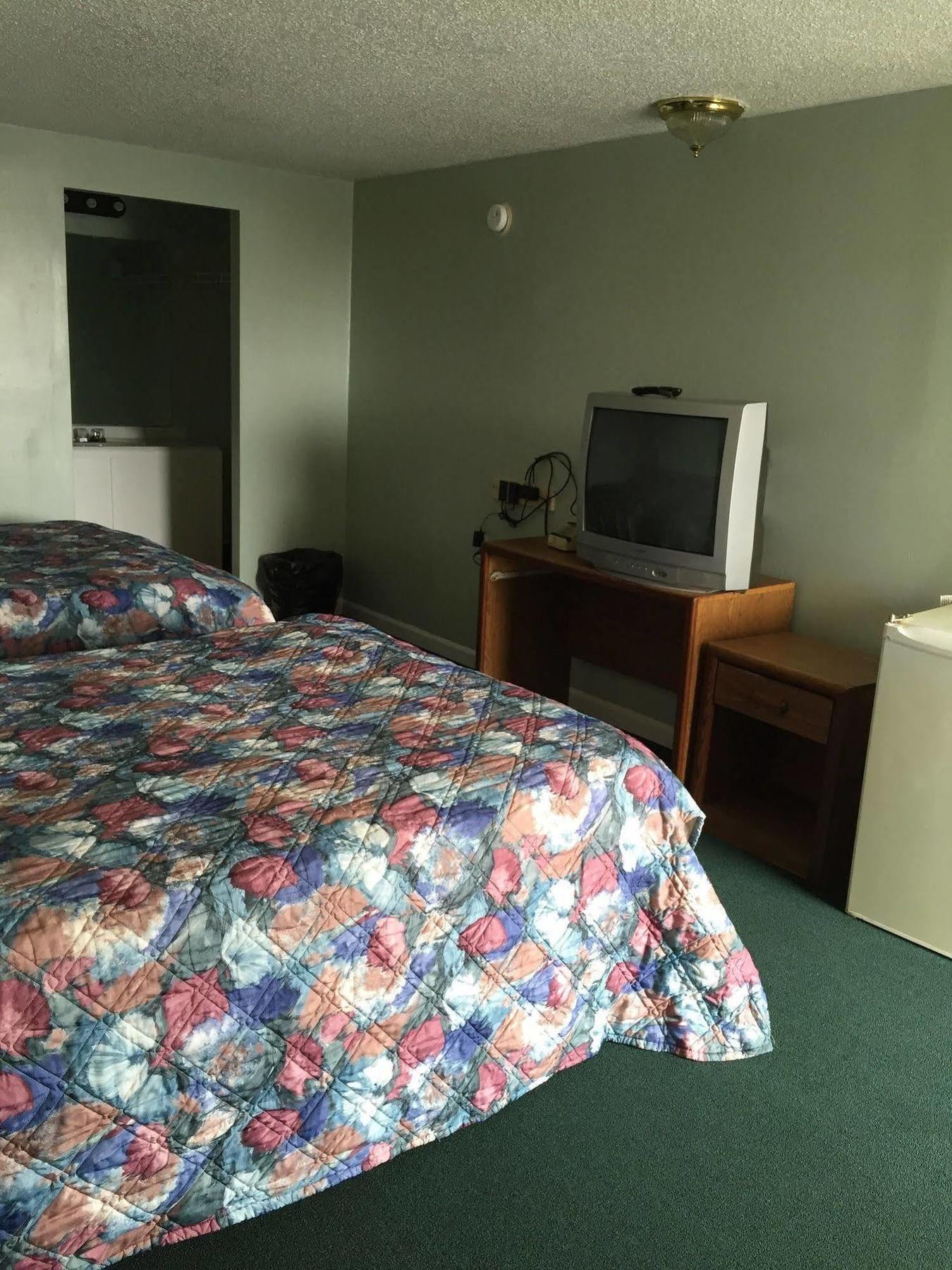 Crown Motel