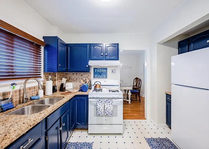 Rachel\'S Private Hideaway With King Bed, Kitchen, Laundry, Parking And Big Yard